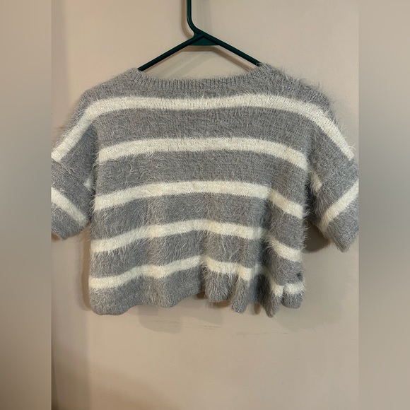 Abercrombie kids oversized crop youth small size 10 striped angora like fabric. - Picture 2 of 4